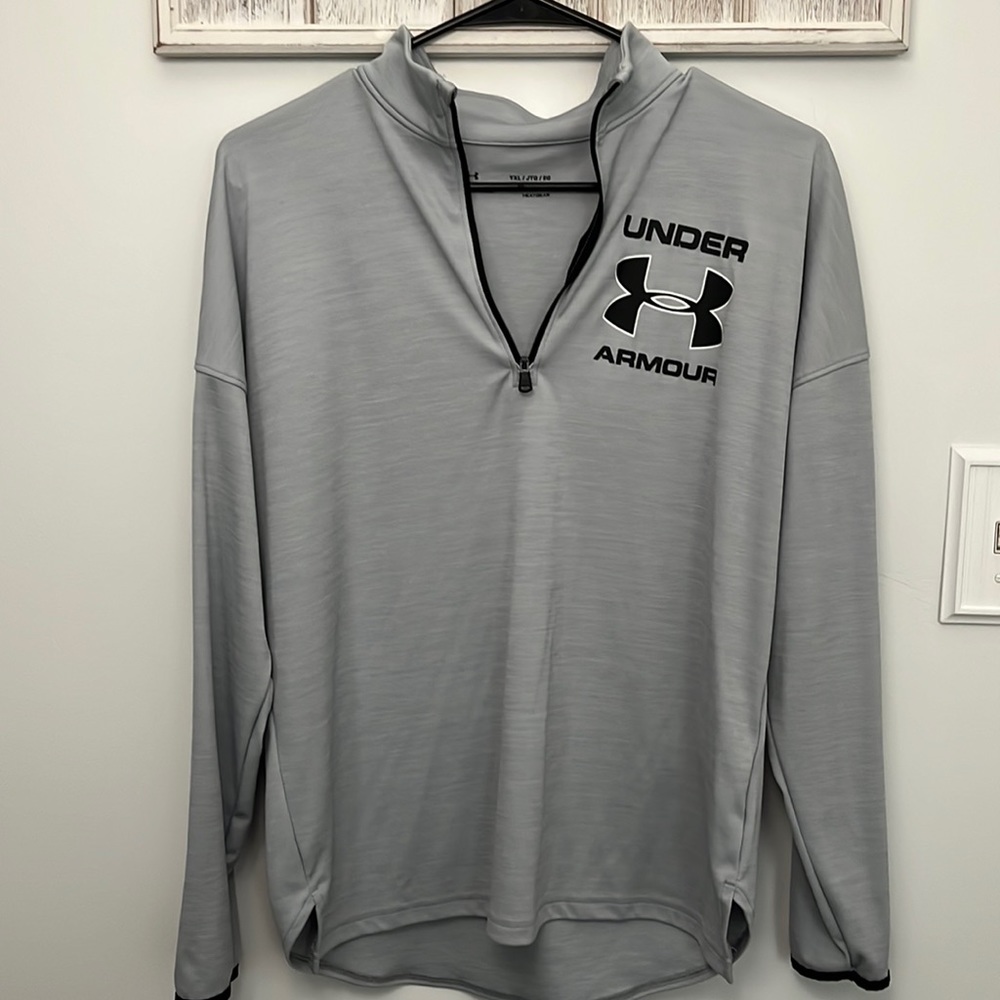 Under Armour Boy Size YXL 1/4 Zip Long Sleeve Shirt. Loose fit. Heatgear.